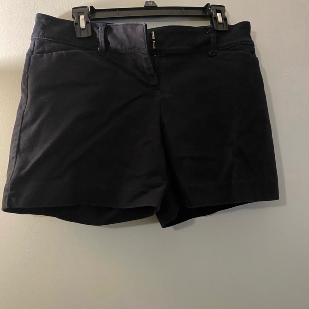 The Limited Women's Classic Black Shorts are a size 8.